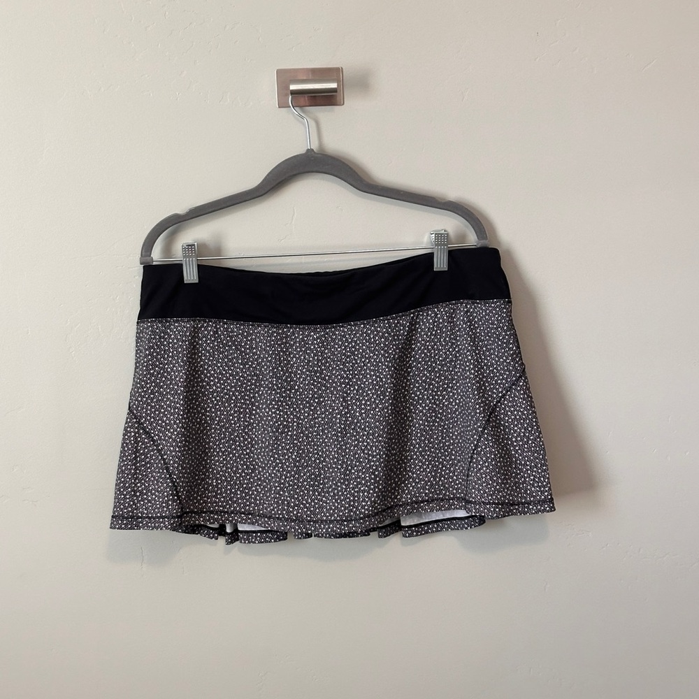 Lululemon Athletica Black and Gray Mini Skirt